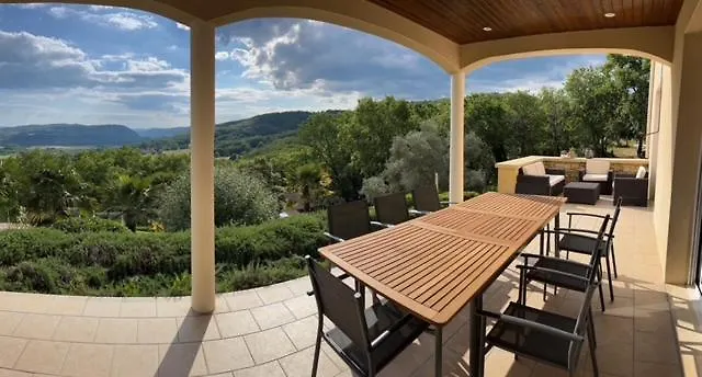 Dom wakacyjny Maison Belle Vue Et Piscine *