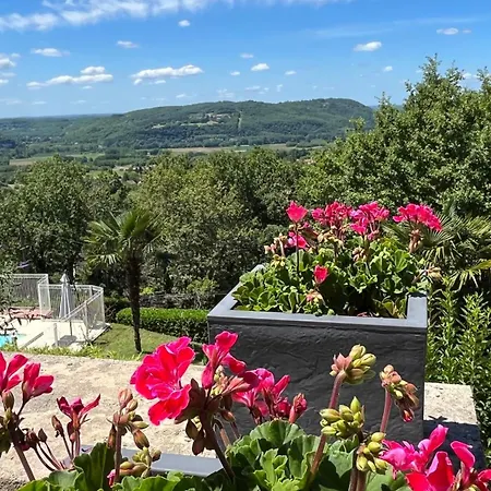 Maison Belle Vue Et Piscine Holiday home Cazoules