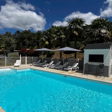 Maison Belle Vue Et Piscine Holiday home Cazoules