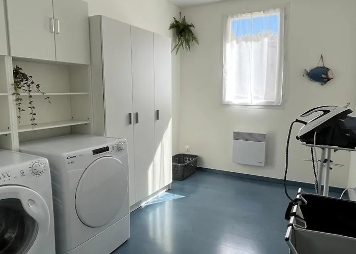 Maison Belle Vue Et Piscine Cazoules